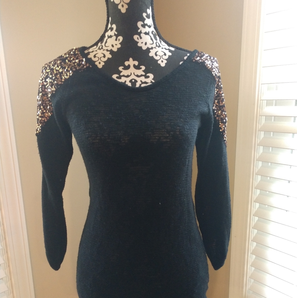 Black Sequin top XS